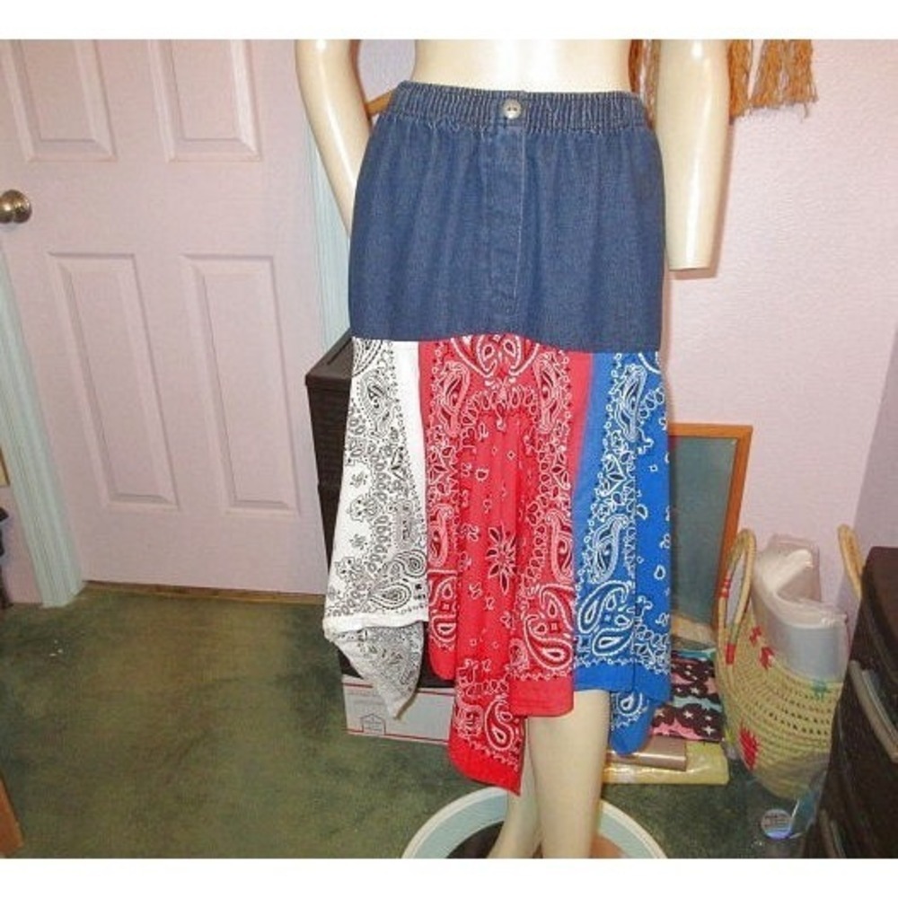 Vtg Denim Pull On Skirt Size 24W Pockets Elastic Waist Long Bandana Hippie Boho